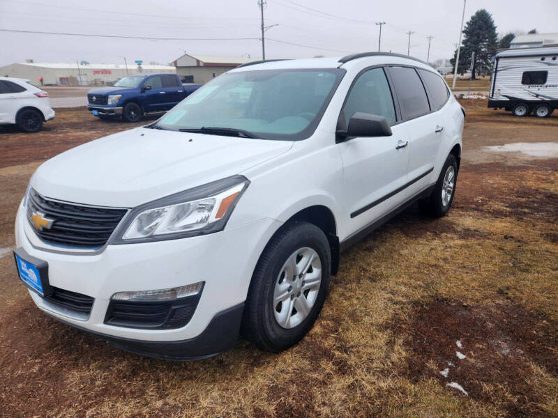 Used 2017 Chevrolet Traverse LS with VIN 1GNKRFKD2HJ200392 for sale in Madison, SD