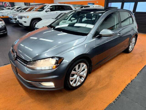 2019 Volkswagen Golf SE