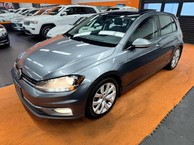 2019 Volkswagen Golf SE