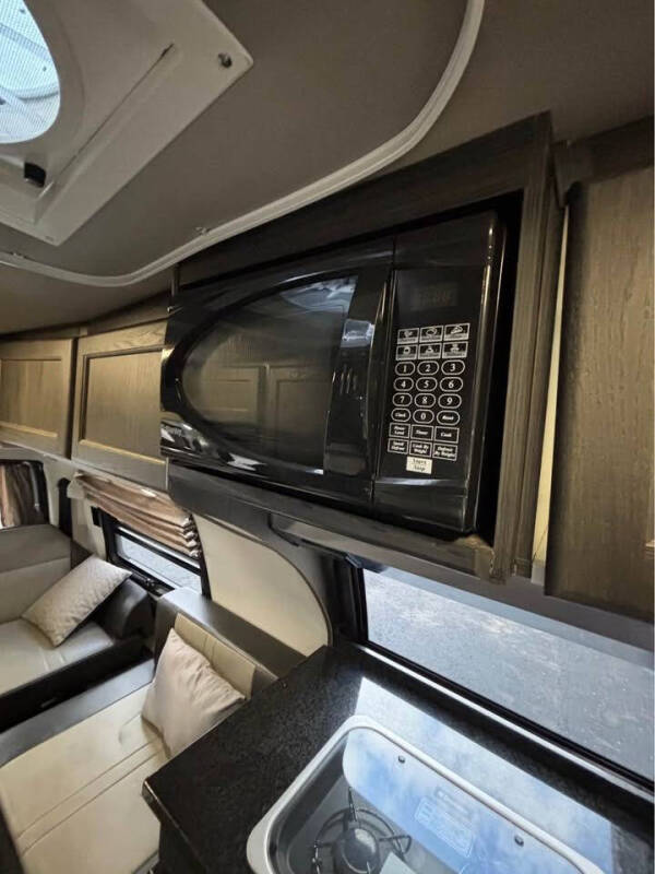 2015 Roadtrek Popular