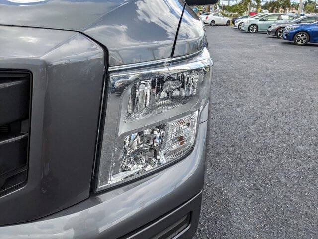 2022 Nissan Titan 6