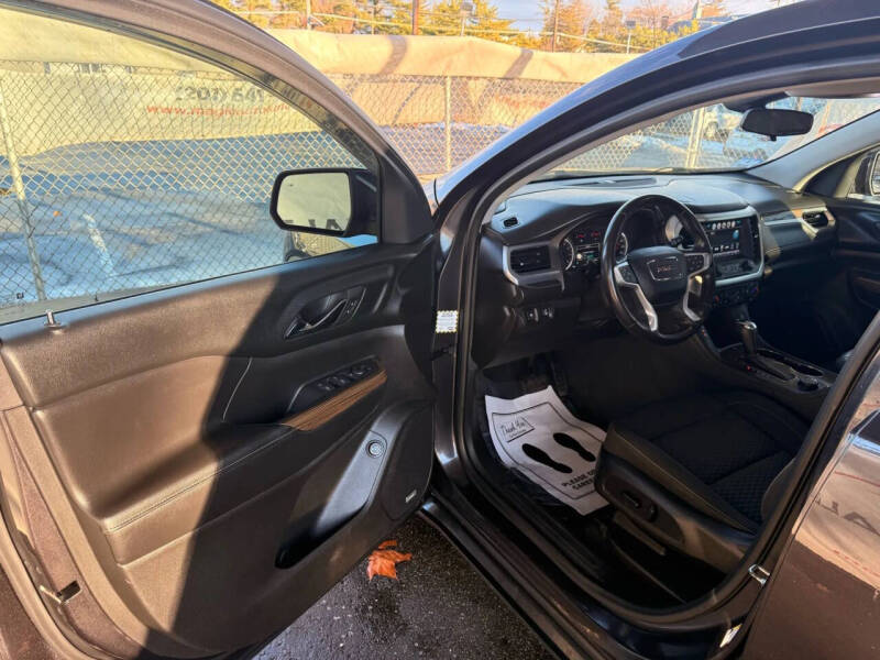 2018 GMC Acadia SLE-2