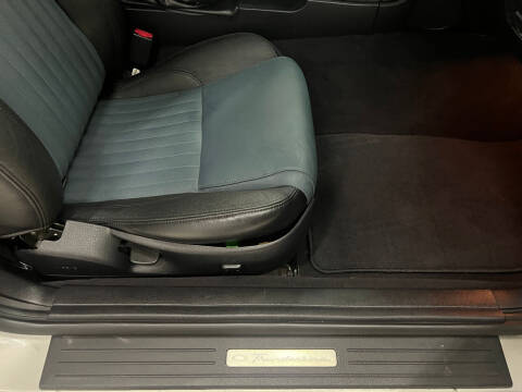 2005 Ford Thunderbird Deluxe