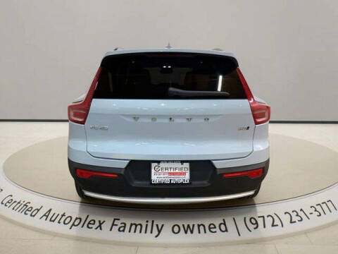 2025 Volvo XC40 B5 Core Bright Theme