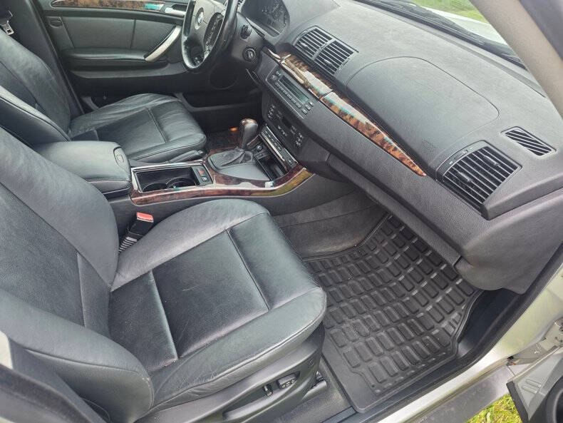2001 BMW X5 4.4i