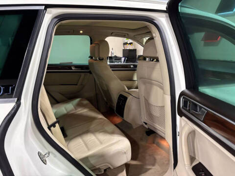 2011 Volkswagen Touareg TDI Executive