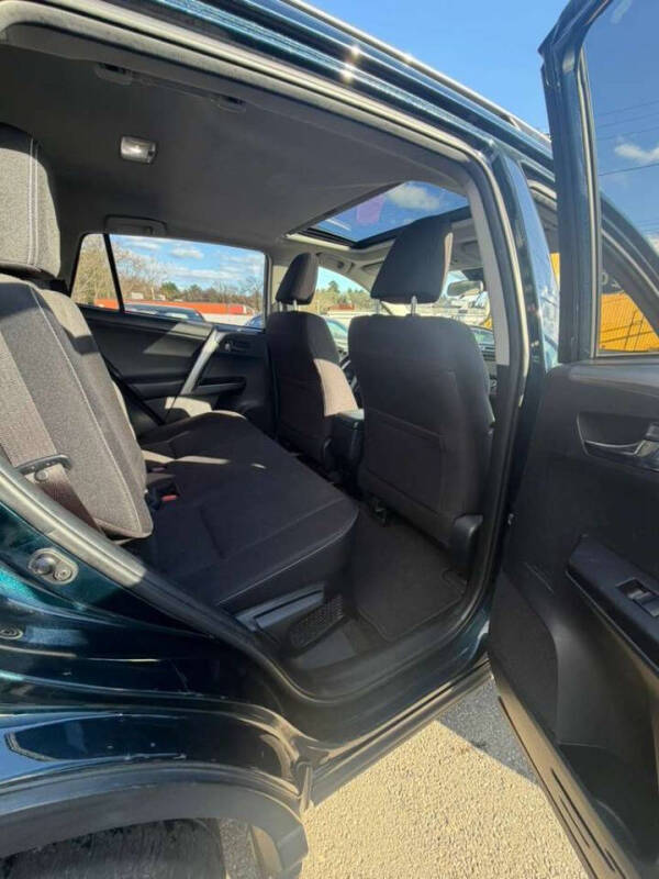 2017 Toyota RAV4 Hybrid XLE