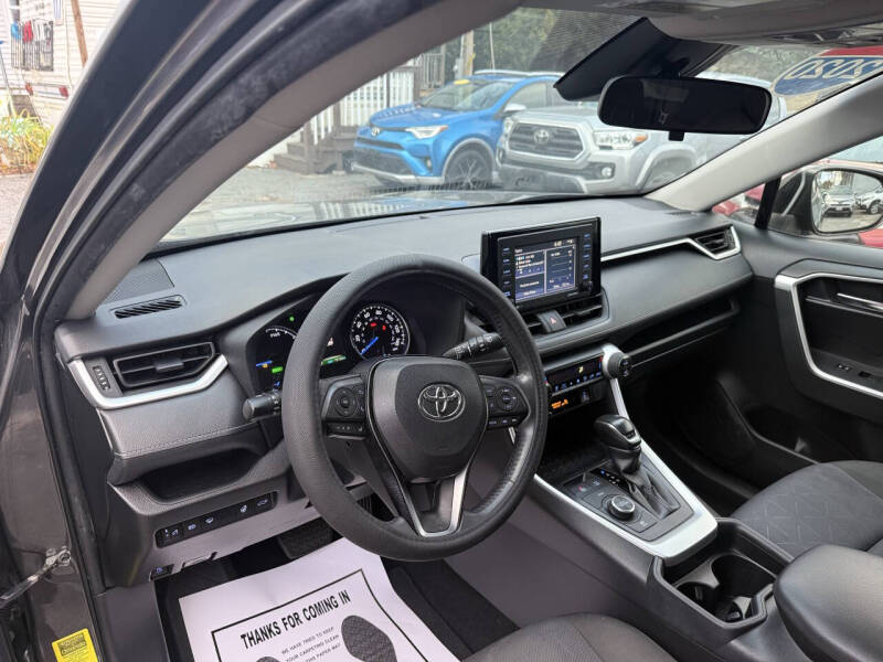 2020 Toyota RAV4 Hybrid XLE