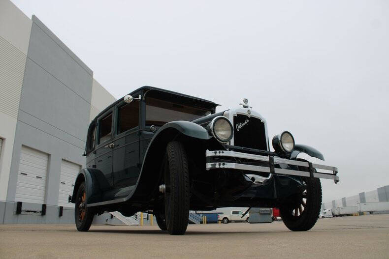 1927 Oldsmobile Sedan