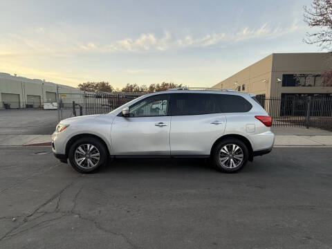 2018 Nissan Pathfinder SV