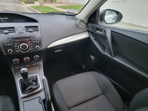 2013 Mazda MAZDA3 i Touring