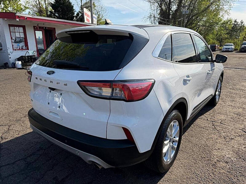 2021 Ford Escape SE