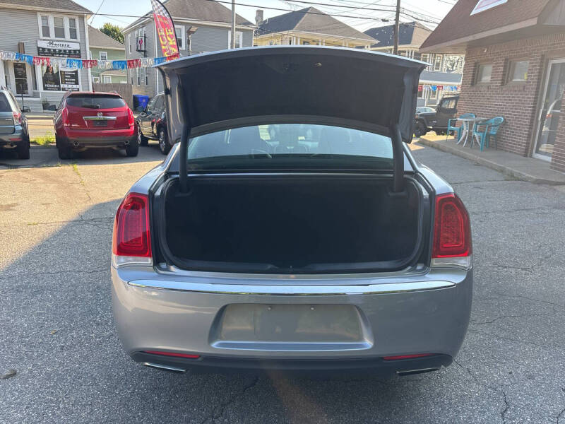 2017 Chrysler 300 C