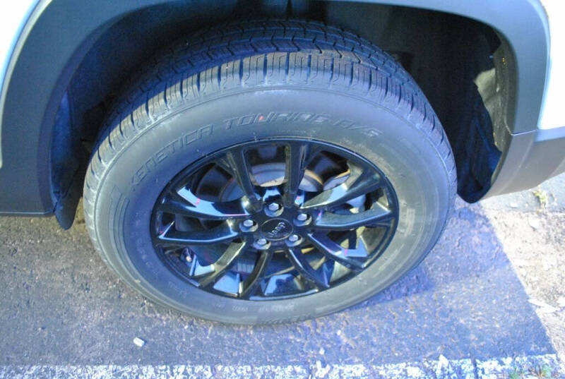 2023 Jeep Cherokee Altitude Lux