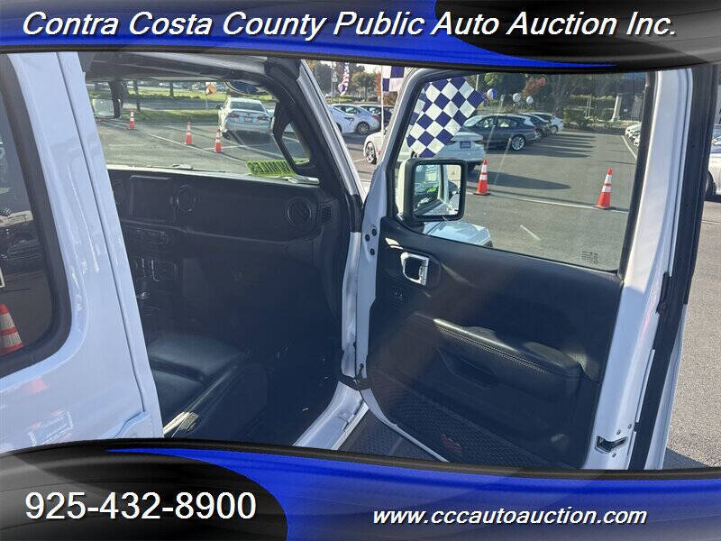 2021 Jeep Wrangler Unlimited Sahara Altitude