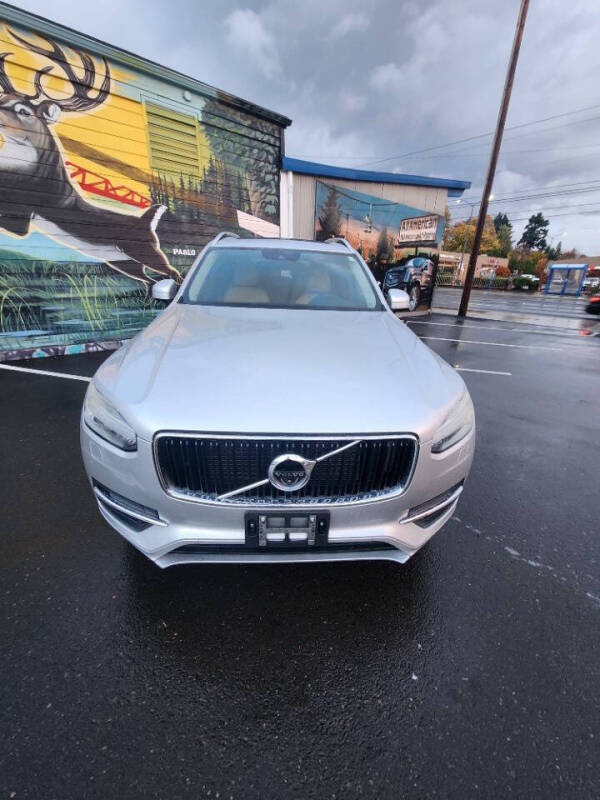 2016 Volvo XC90 T6 Momentum