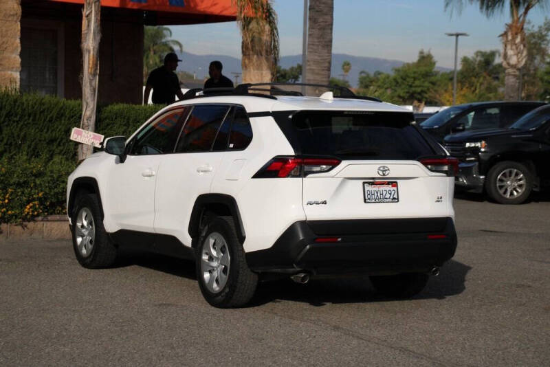2019 Toyota RAV4 LE