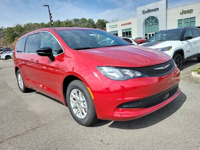 2025 Chrysler Voyager LX