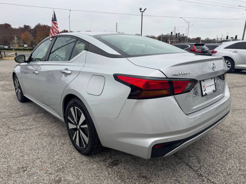 2022 Nissan Altima 2.5 SV