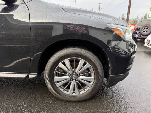 2019 Nissan Pathfinder SL