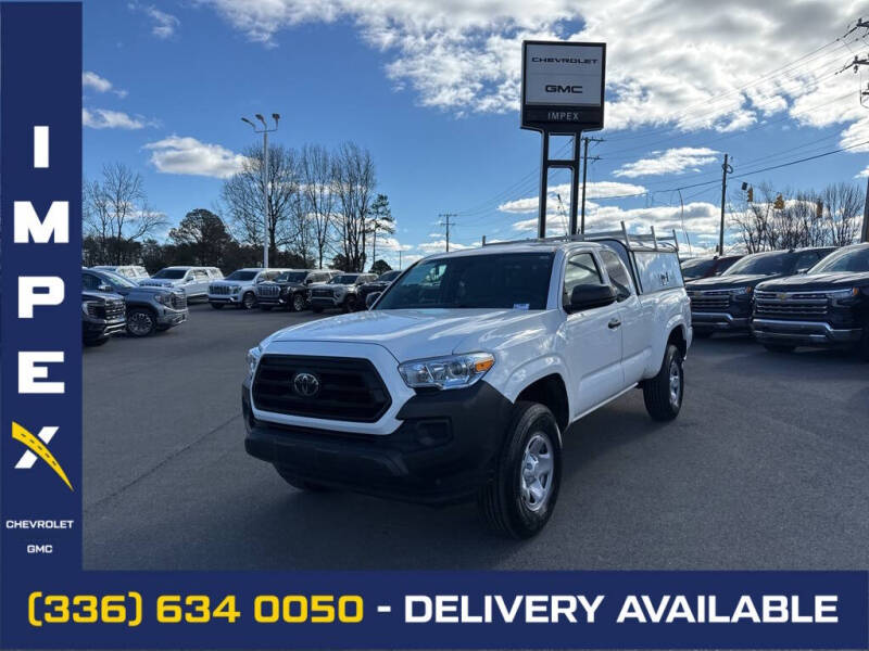 2022 Toyota Tacoma SR5's photo