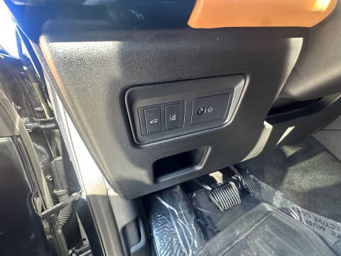 2017 Land Rover Discovery First Edition