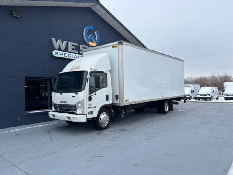 2018 Isuzu NRR 24FT Box Truck