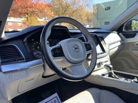 2018 Volvo XC90 T6 Momentum