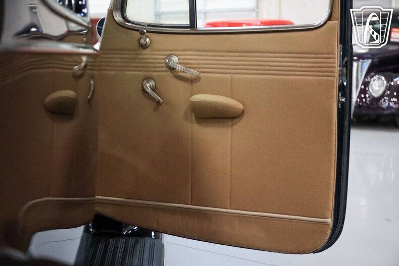1938 Packard Super Eight