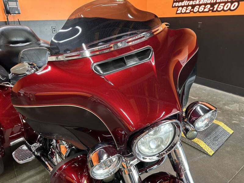 2014 Harley-Davidson FLHTCUTG - Tri Glide Ult