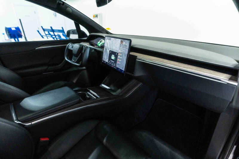 2023 Tesla Model X Standard Range