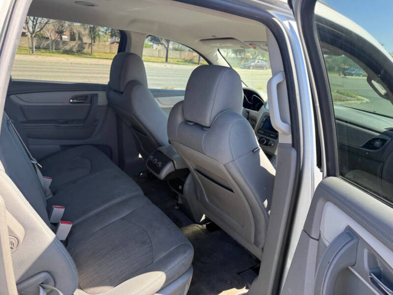 2017 Chevrolet Traverse LS