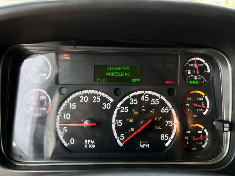 2017 Freightliner M2 106