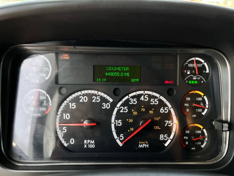 2017 Freightliner M2 106