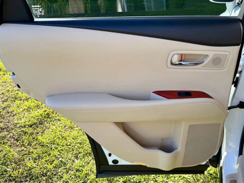 2011 Lexus RX 450h - Photo 23