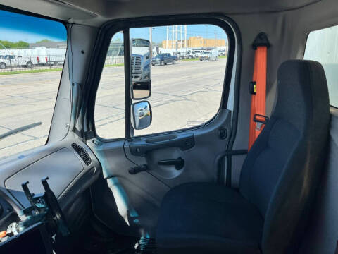 2013 Freightliner M2 106