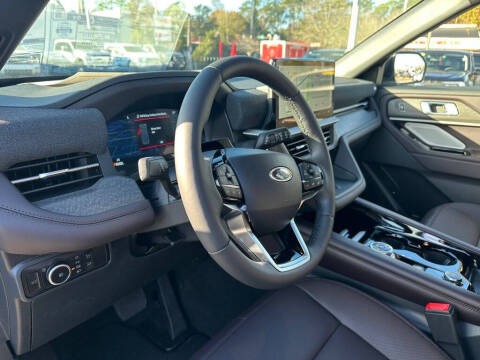 2025 Ford Explorer Platinum