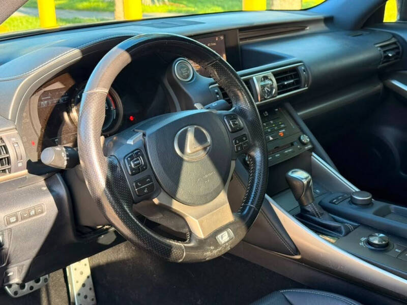 2017 Lexus IS 200t