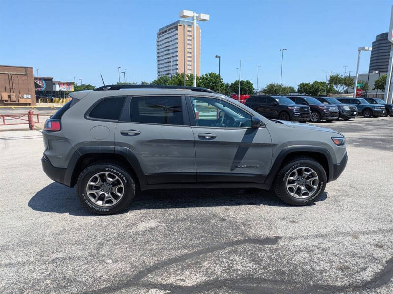2022 Jeep Cherokee Trailhawk