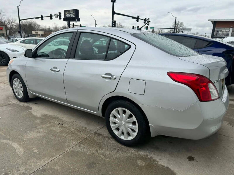 2012 Nissan Versa 1.6 SV