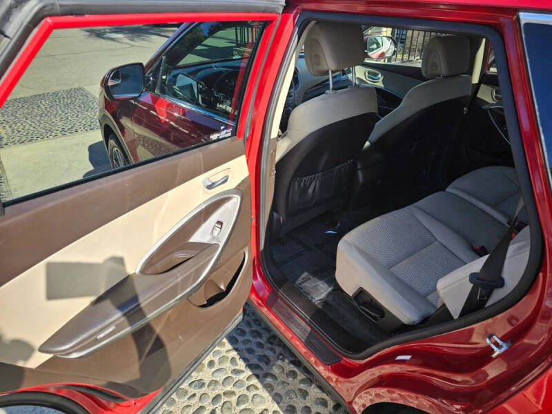 2018 Hyundai Santa Fe SE