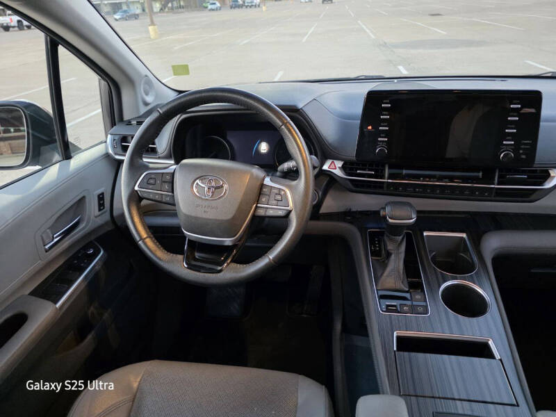 2021 Toyota Sienna Limited 7-Passenger