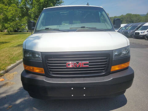 2022 GMC Savana 2500