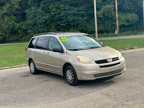 2004 Toyota Sienna for sale at Knights Auto Sale in Newark OH