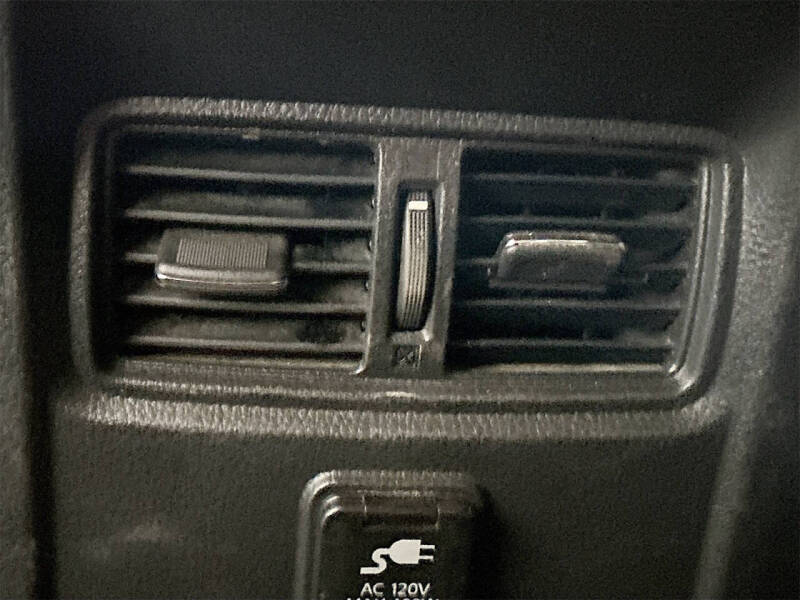 2017 Nissan Titan SL