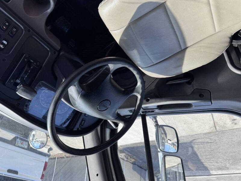 2018 Freightliner M2 106