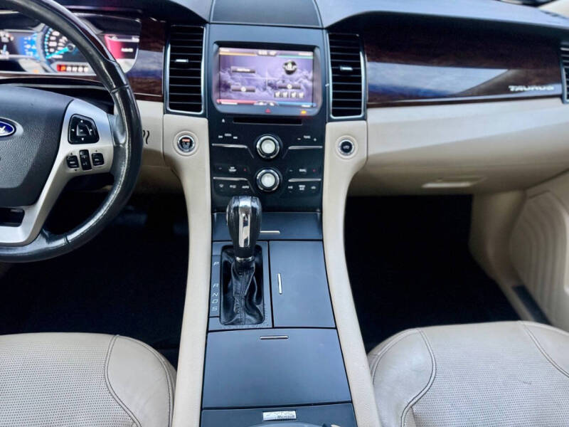 2015 Ford Taurus Limited