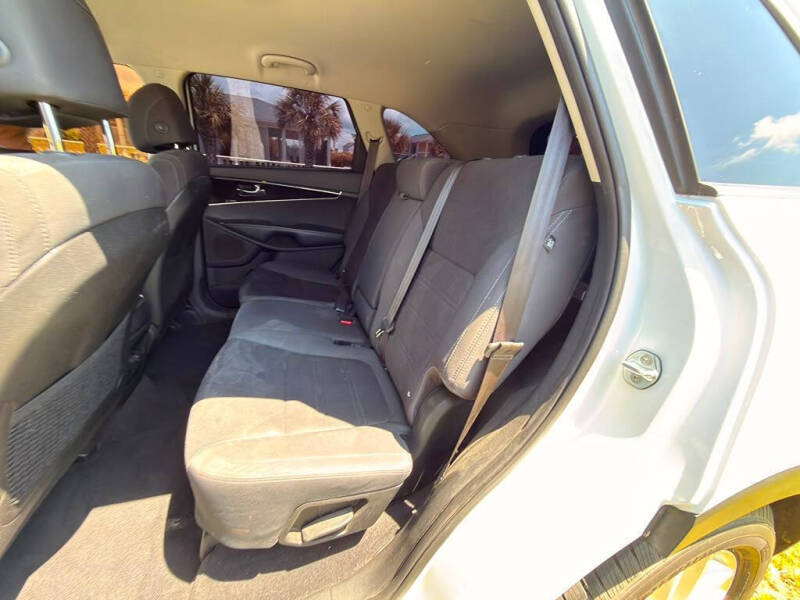 2017 Kia Sorento L