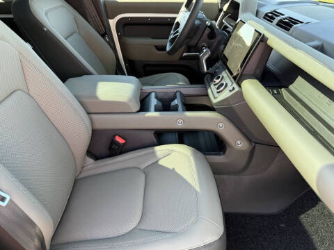 2026 Land Rover Defender 110 P300 S