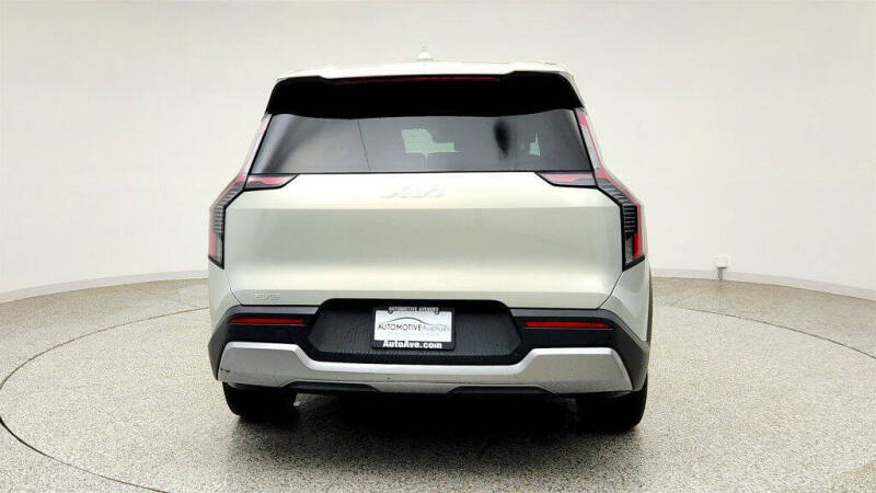 2024 Kia EV9 Light Long Range
